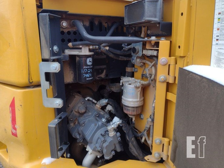 2021-deere-85g-image-47