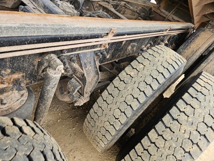 2000-caterpillar-c13-image-31