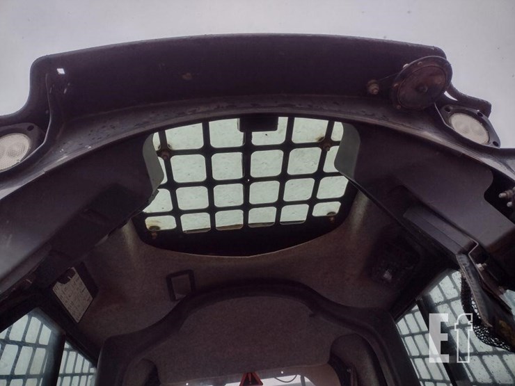 2021-deere-331g-image-13