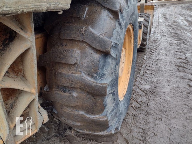 2002-case-580sl-image-24