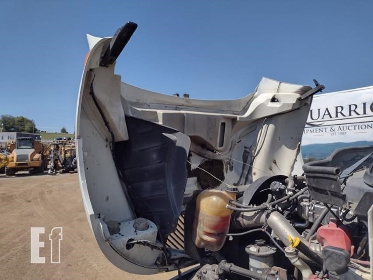 2008-international-durastar-4300-image-17