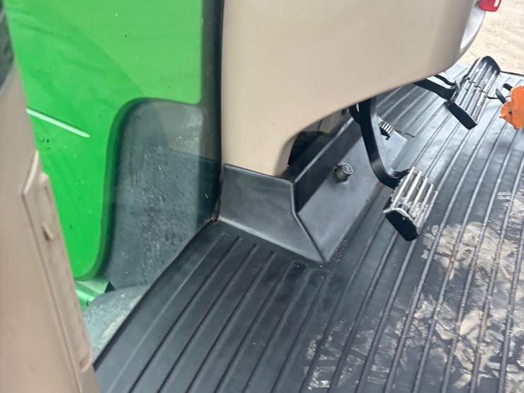 john-deere-8320-image-13