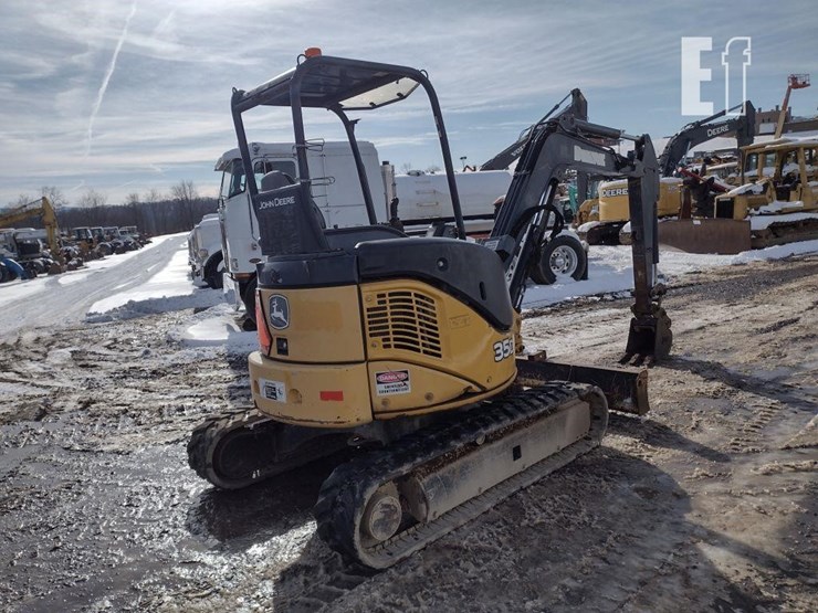 2013-deere-35d-image-48