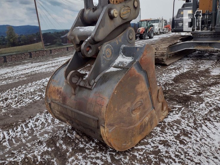 2022-case-cx250d-image-20