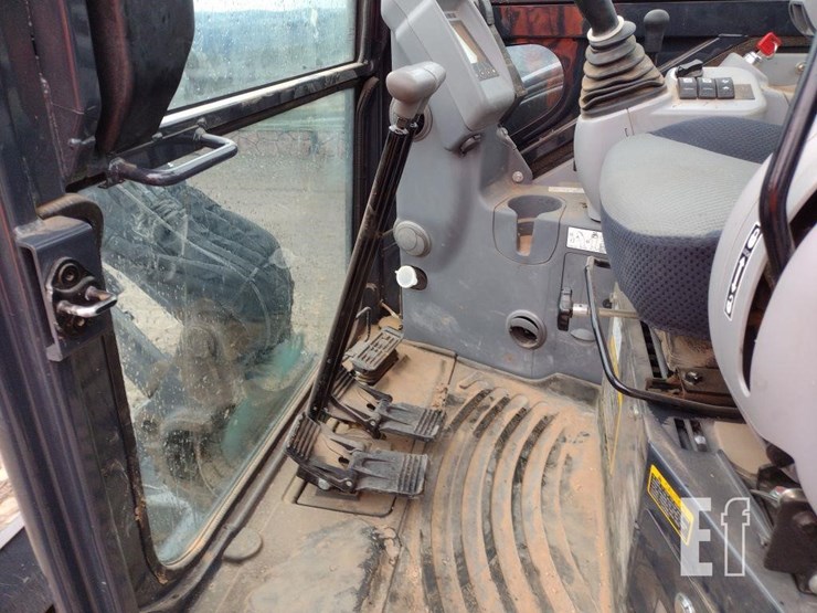 2023-deere-30g-image-12