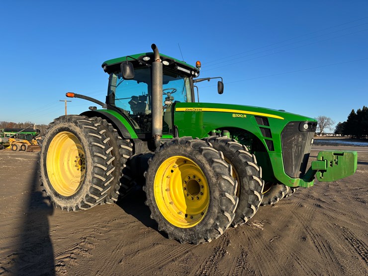 john-deere-8320-image-7