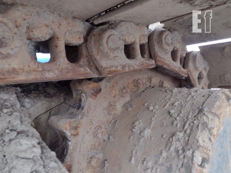 2022-case-cx250d-image-37