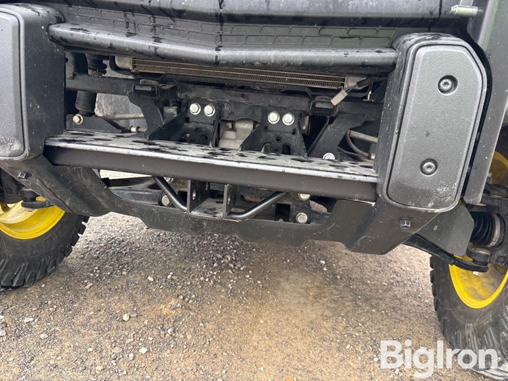 2024-john-deere-gator-image-16