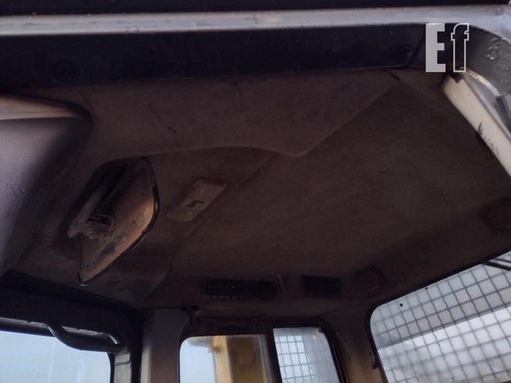 2004-komatsu-d65ex-15-image-15