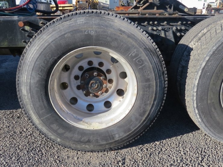 2013-mack-pinnacle-chu613-image-11