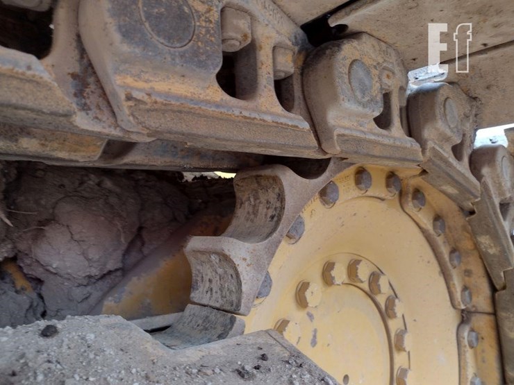 2012-deere-700k-lgp-image-36