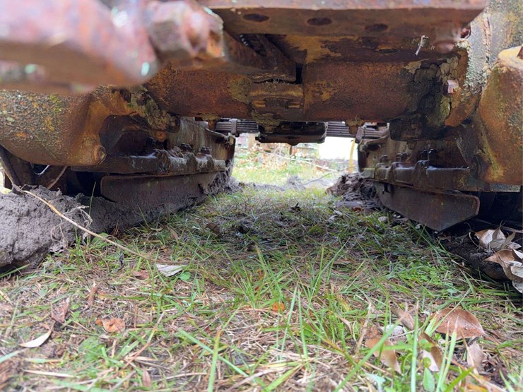 caterpillar-2-ton-crawler-image-39