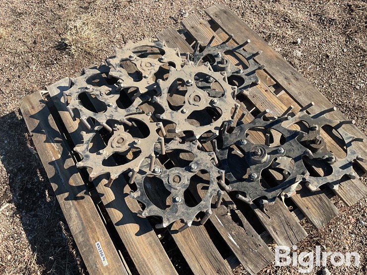 planter-closing-wheels-image-2