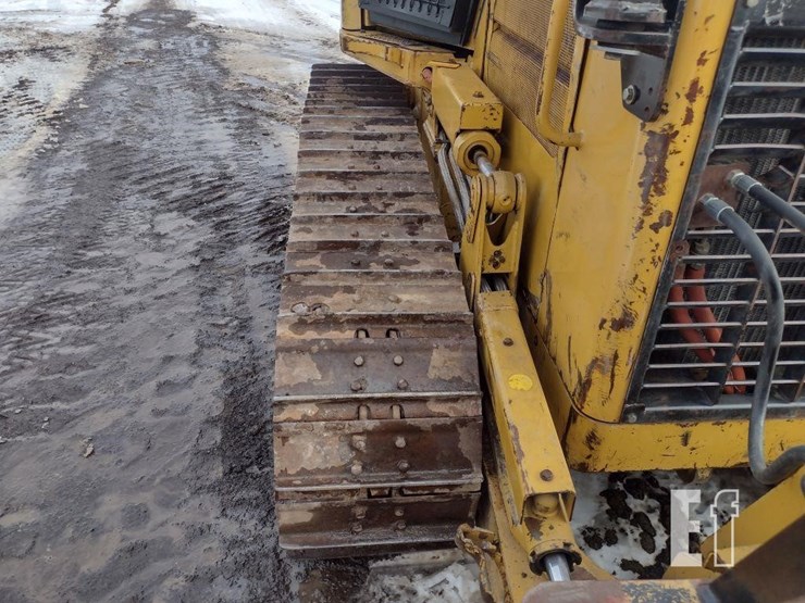 2005-caterpillar-d4g-xl-image-42