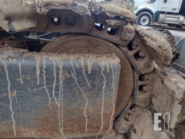 2022-case-cx145d-msr-image-40