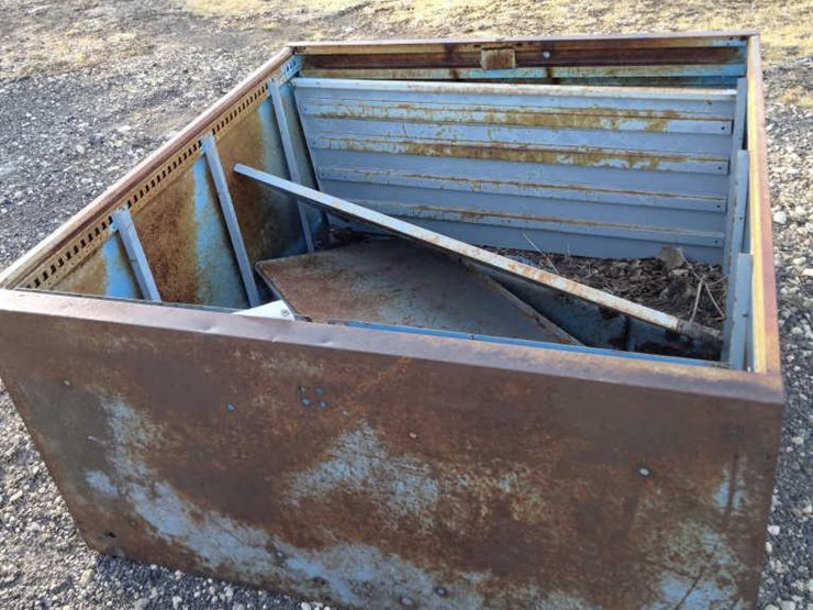 #144-•-metal-cabinet-w/-shelves---no-doors-image-1