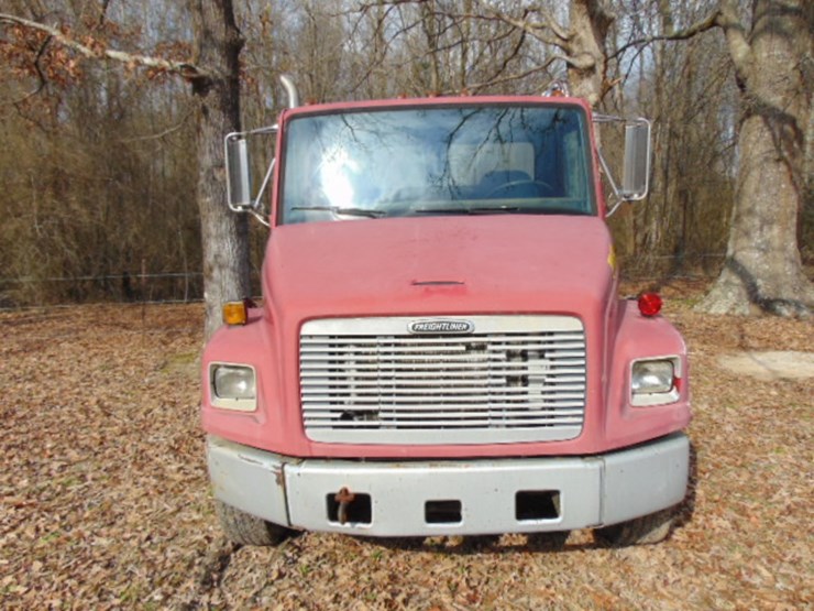 1997-freightliner-fl70-image-2