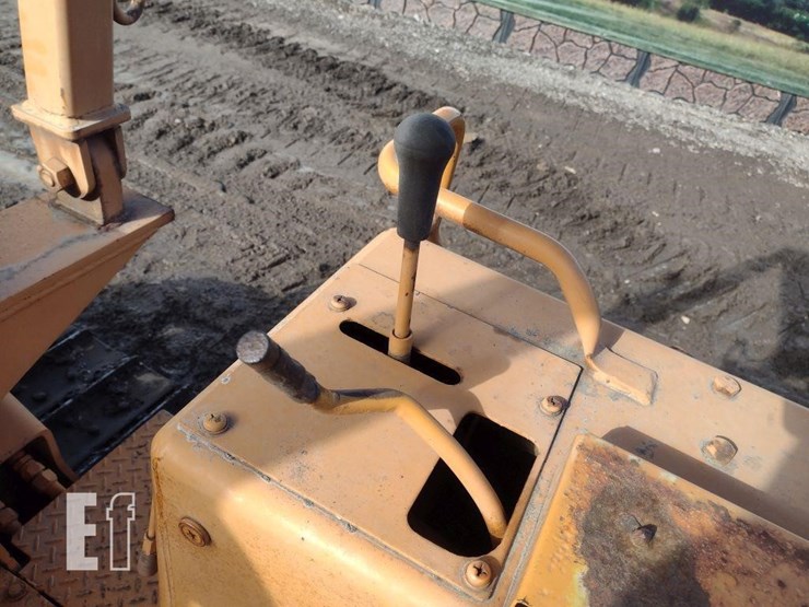 komatsu-d31a-17-image-9