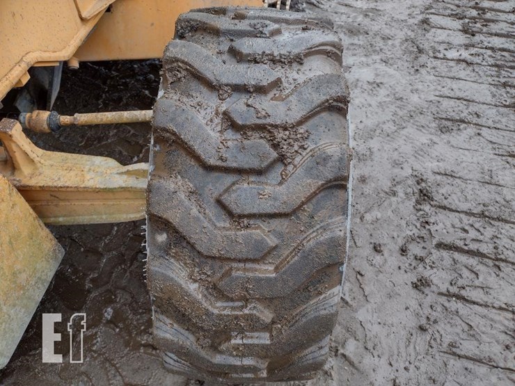 2002-case-580sl-image-22