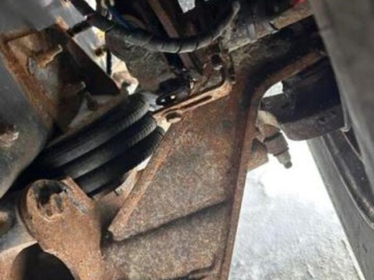 2018-freightliner-114sd-image-51