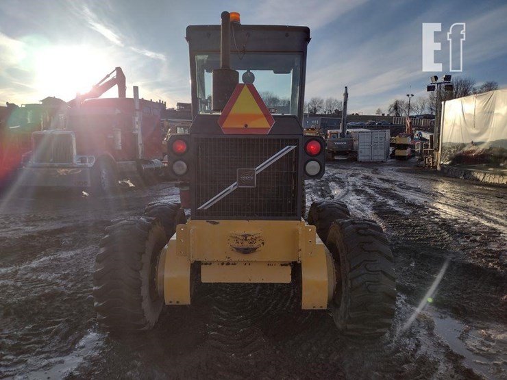 2004-volvo-g86-image-4