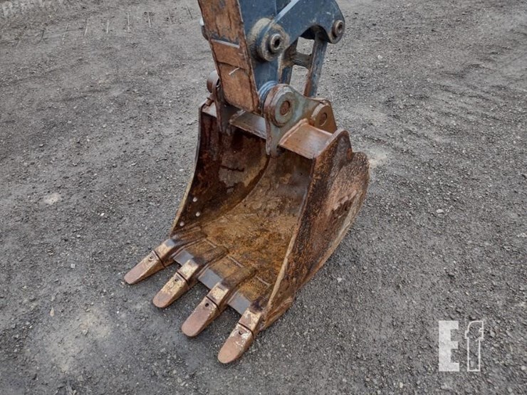 2022-deere-26g-image-18