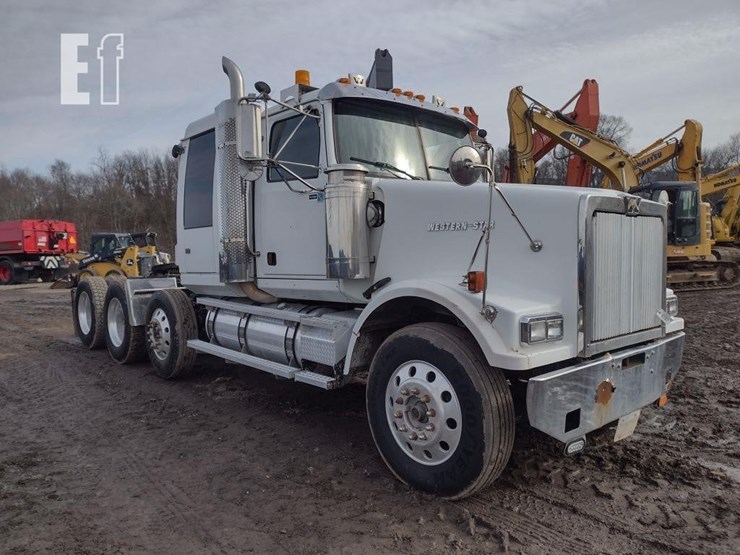 2005-western-star-4900fa-image-39