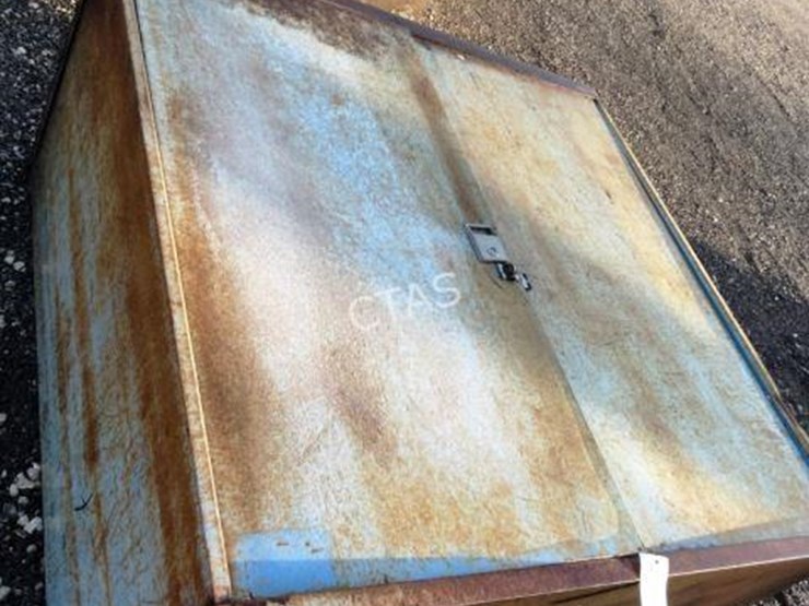 #143-•-metal-cabinet-w/-shelves-&-doors-image-3