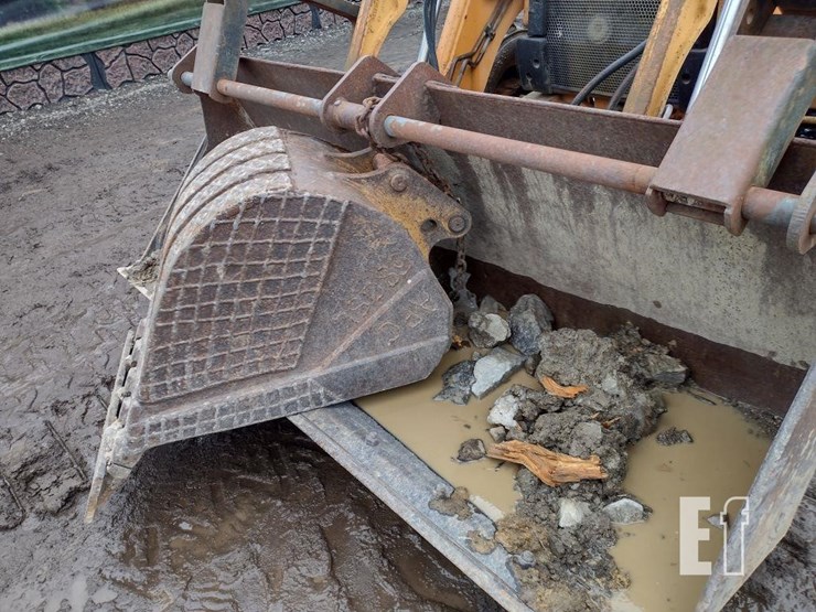 2002-case-580sl-image-18