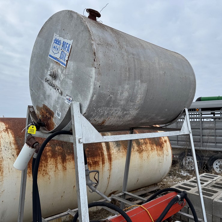 #1009 • 300 gal gravity fuel tank