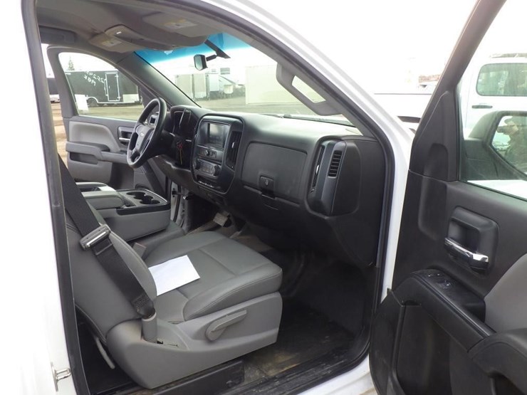 2018-chevrolet-1500-image-6