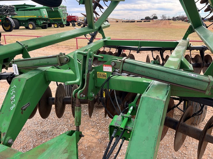 1990-john-deere-630-image-2