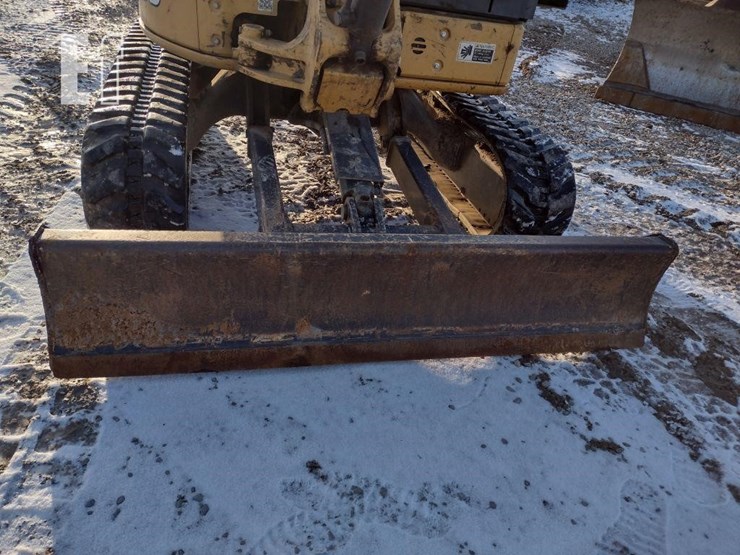 2013-deere-35d-image-19