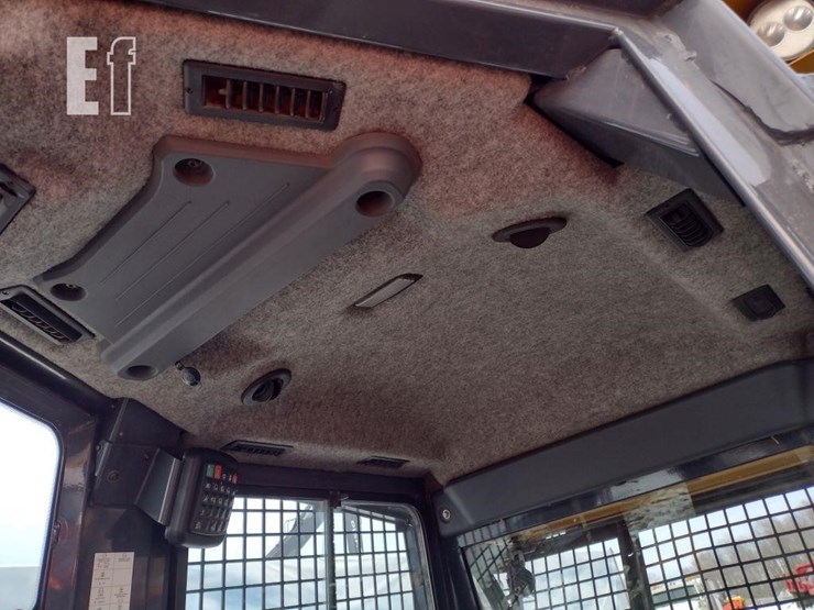 2022-deere-650k-lgp-image-16