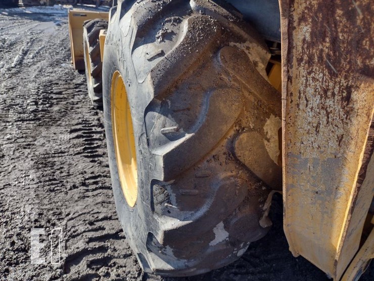 2018-deere-410l-image-27