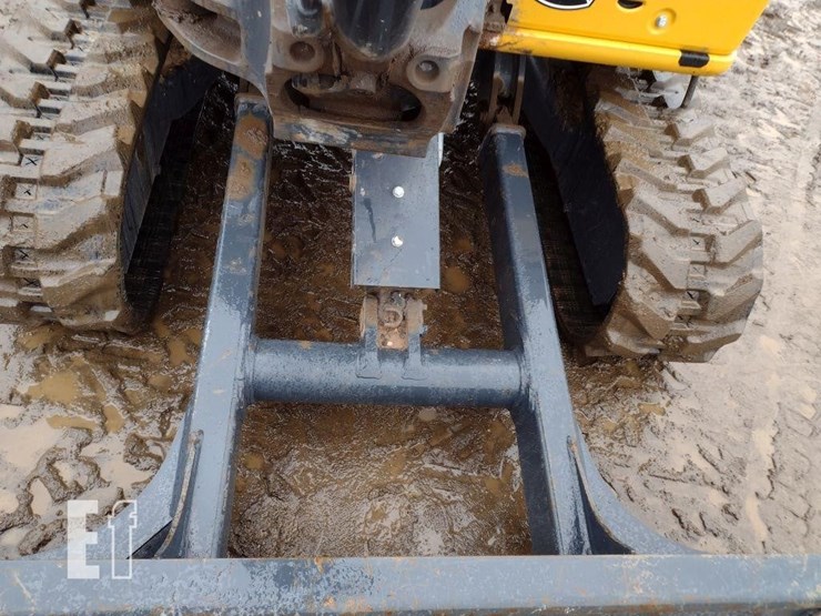 2023-deere-30g-image-21