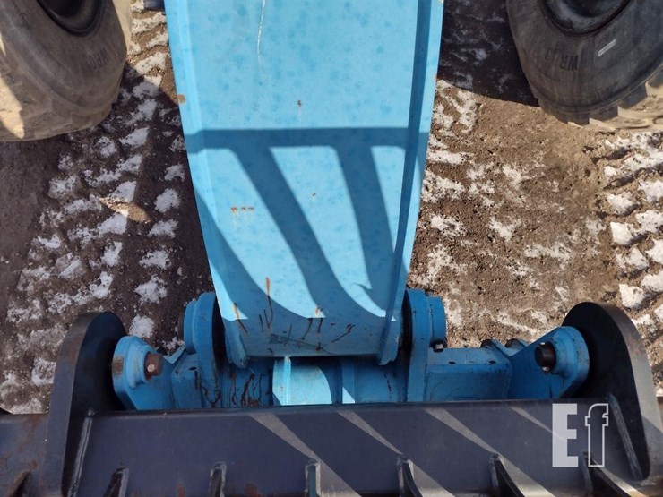 2019-genie-gth1544-image-13