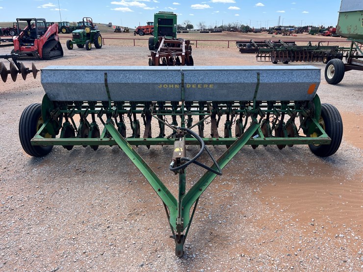 john-deere-b-image-3