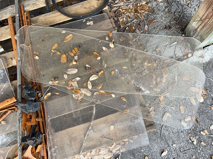 minneapolis-moline-udlx-cab-image-40