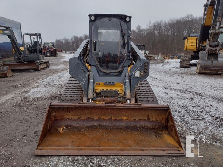 2021-deere-331g-image-2