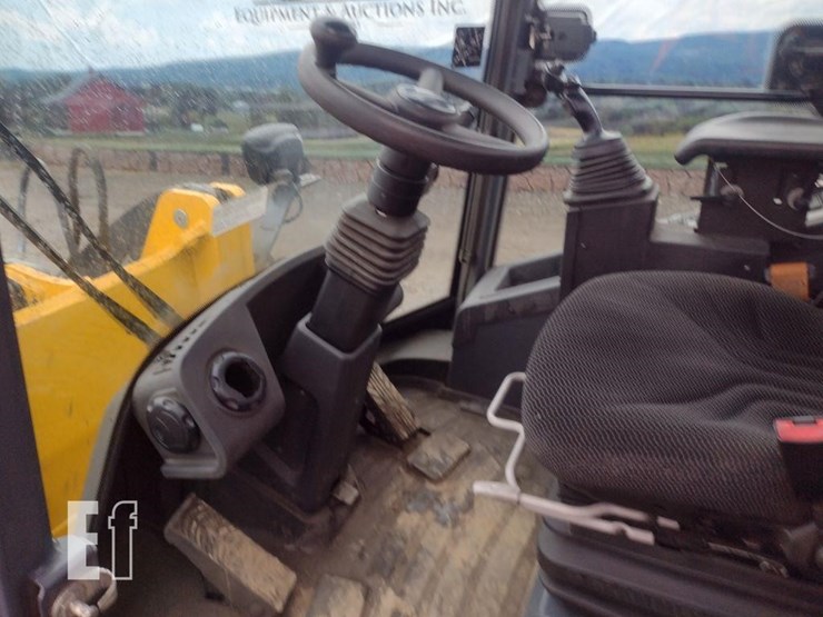 2019-deere-324l-image-12