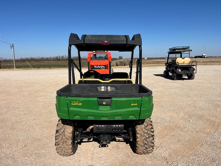 2021-john-deere-gator-image-6