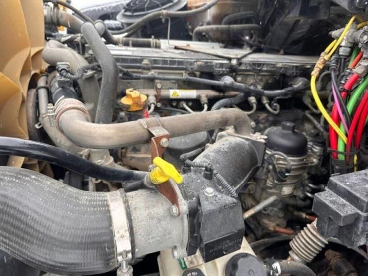 2018-freightliner-114sd-image-17