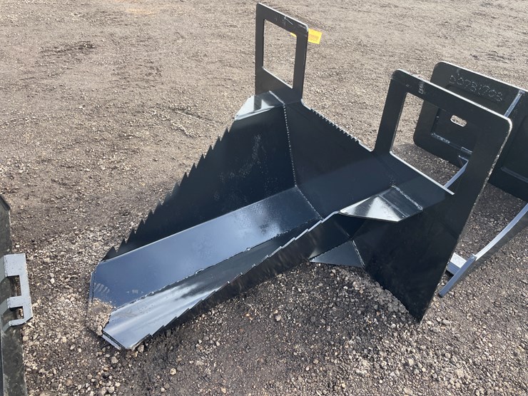 #2052-•-40"-skid-steer-spade-bucket-image-2