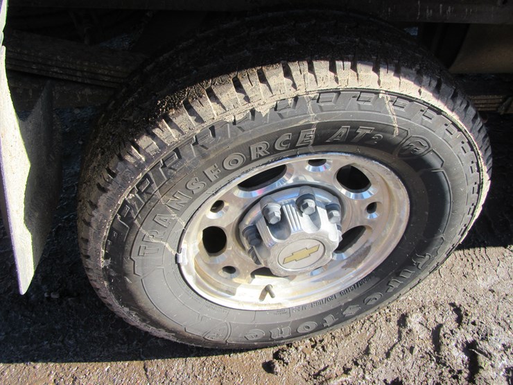 2004-chevrolet-2500-image-22