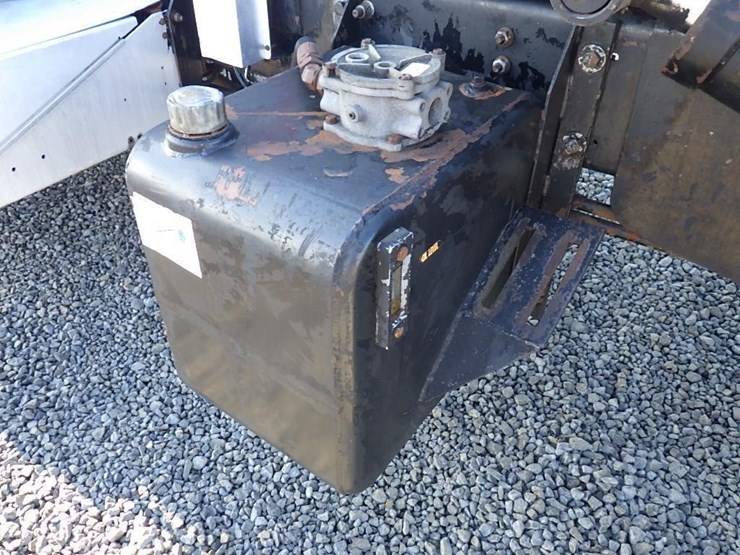 1999-freightliner-fl112-image-12