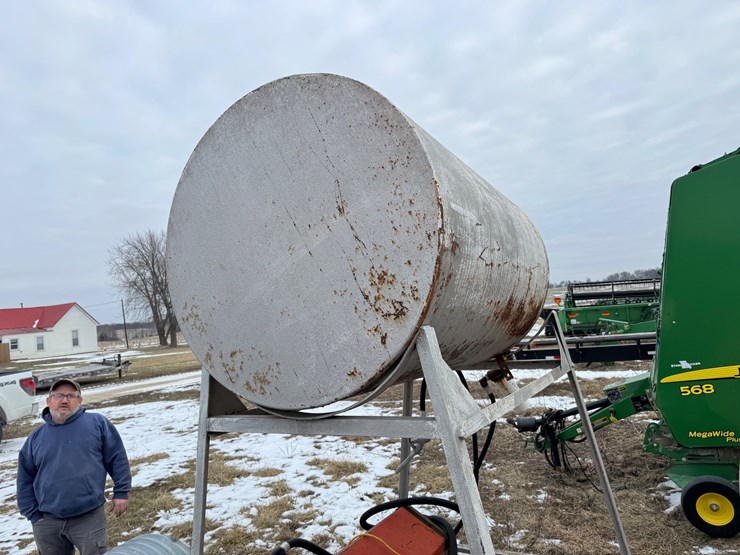 #1009-•-300-gal-gravity-fuel-tank-image-4