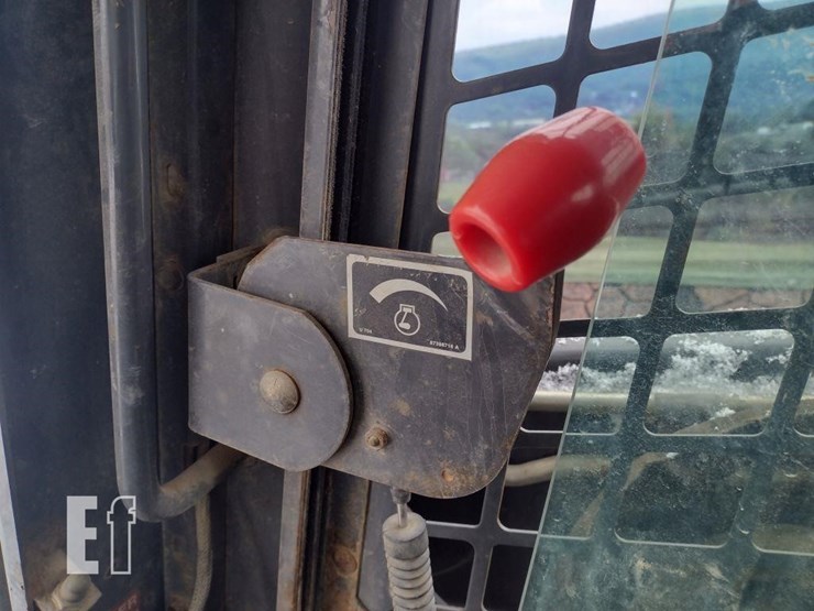 2006-new-holland-c190-image-11