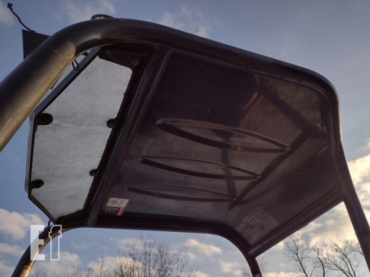 2013-deere-35d-image-13