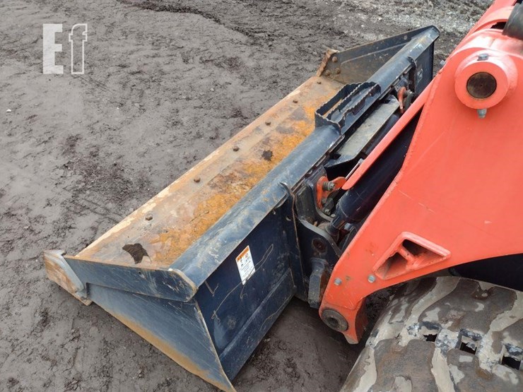 2017-kubota-svl95-2s-image-18